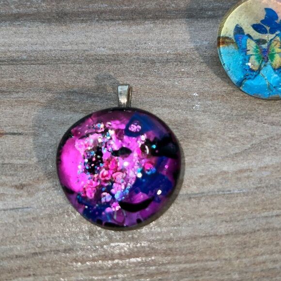 Interchangeable pendant set 5 pendants with a 16” cord hand crafted glass art - Picture 3 of 9